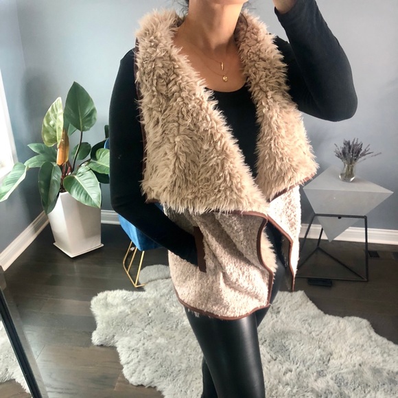 ◾️Sheila Sherpa Fur Vest - Picture 2 of 6